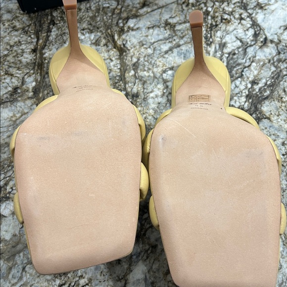 Coach Kellie Leather sandals with heels. Color vanilla. Looks like mustard color - Picture 5 of 9